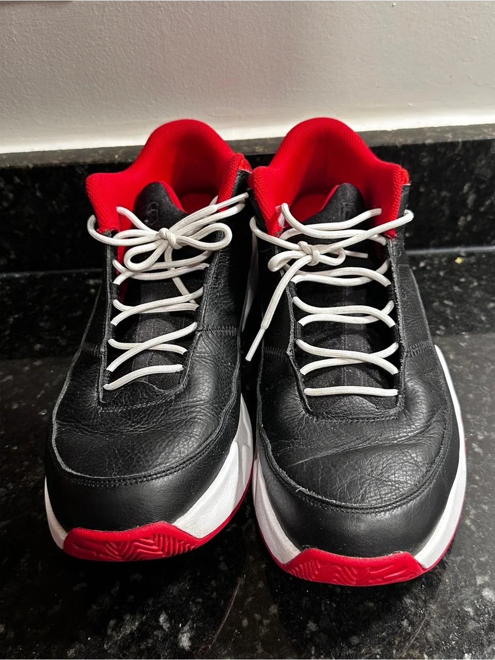 Nike Air Jordan Max Aura 3 Bred Black University Red White CZ4167-006 Mens 13